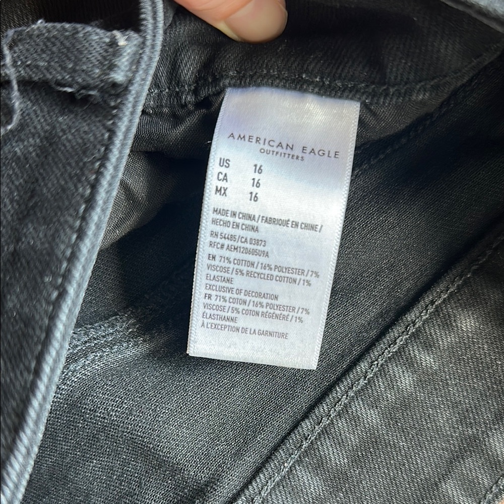 American Eagle Black Jean Distressed Women's Shorts - Picture 3 of 4
